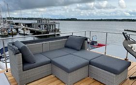 Hausboot Fjord Schleiliebe Mit Biosauna Und Dachterrasse In Schleswig